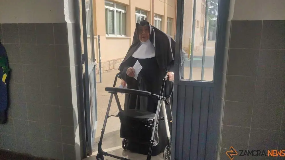 8102514b-7563-4c77-9ae5-7ea4c136774b_tn