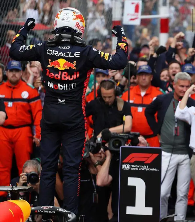 Max Verstappen celebra el triunfo en Mónaco. Imagen: Instagram oficial de Red Bull Racing