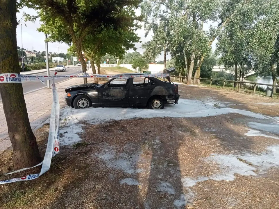 coche incendiado