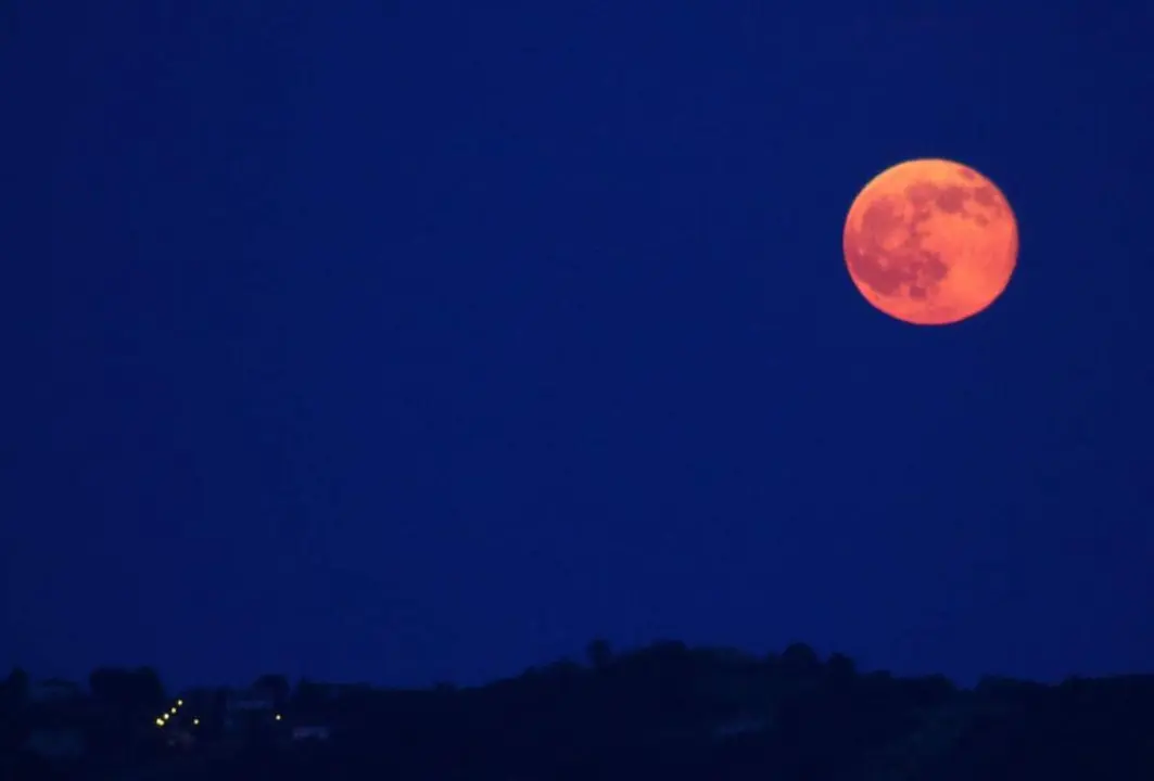 luna-de-fresa