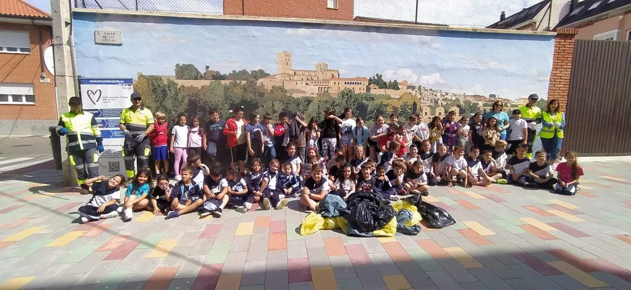 Aquona y el colegio Santísima Trinidad