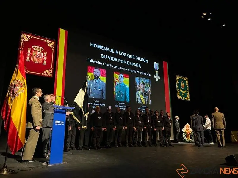 Homenaje a los que dieron su vida por España