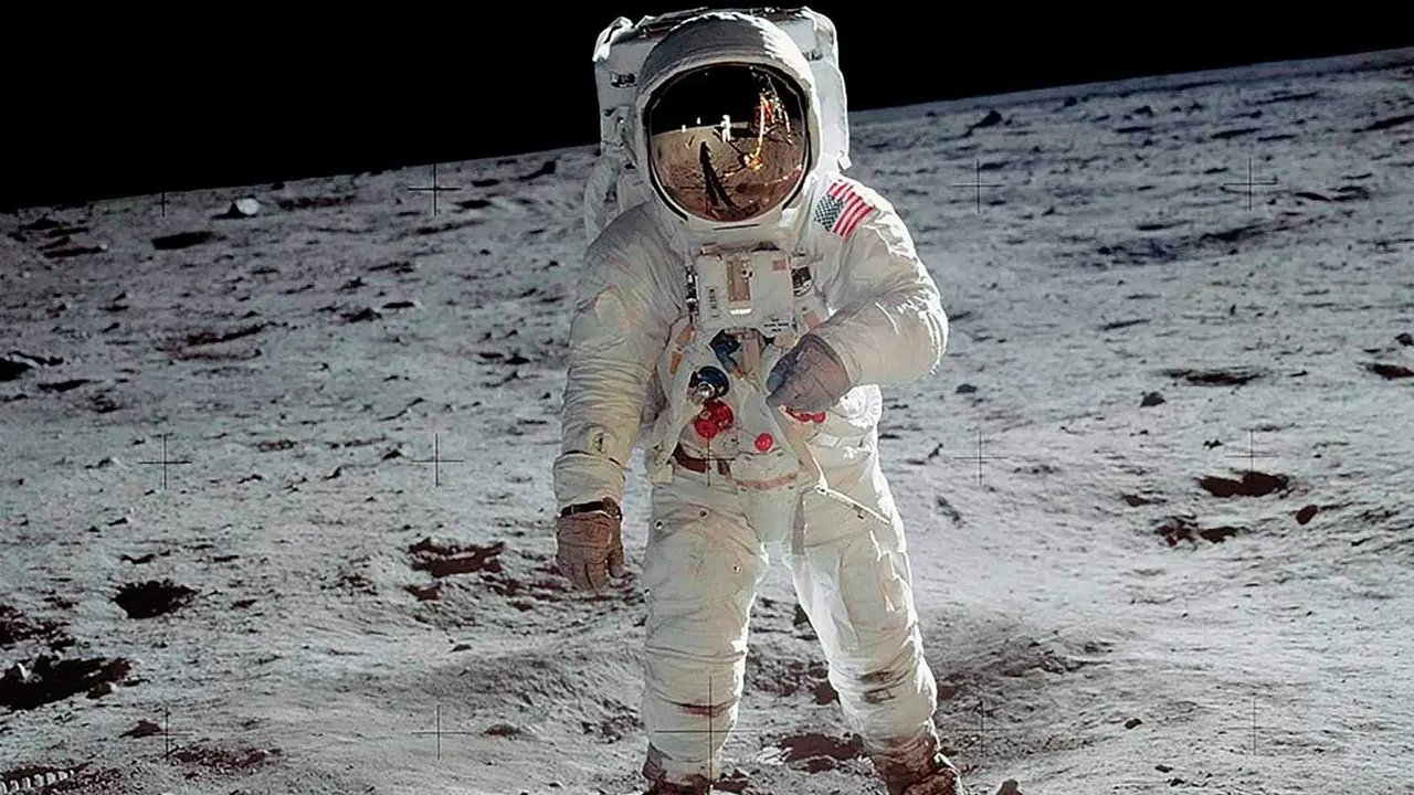 hombre en la luna