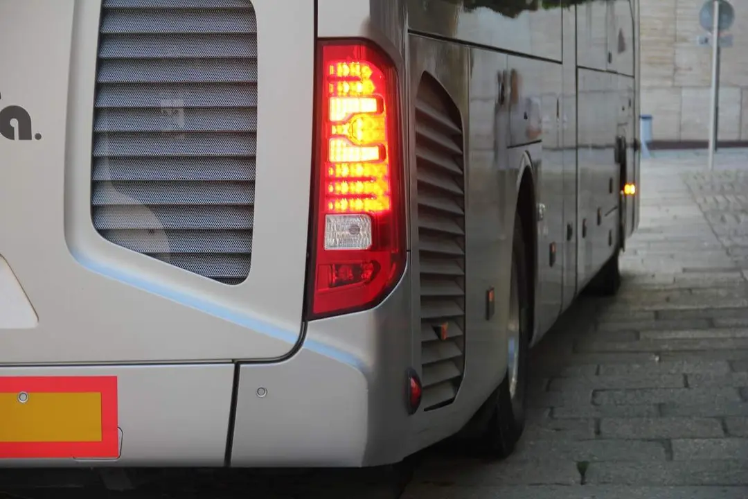 Autobús privado de transporte de viajeros2