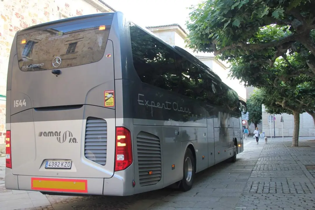 Autobús privado de transporte de viajeros