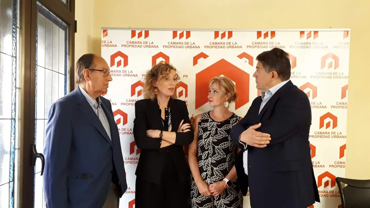Visita a la oficina de información antiocupación en Zamora