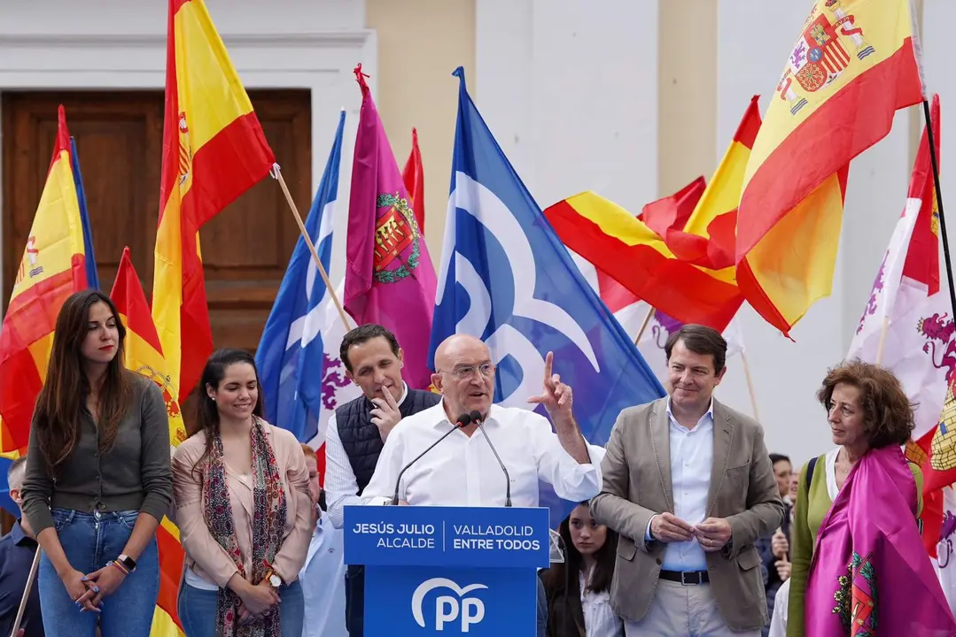El zamorano Jesús Julio Carnero durante la celebración de los resultados del 28M en Valladolid. Fotografía: @JesusJCarnero