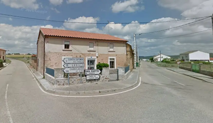 Confluencia en perilla de Castro de las carreteras ZA-P-2431 y ZA-P-2432