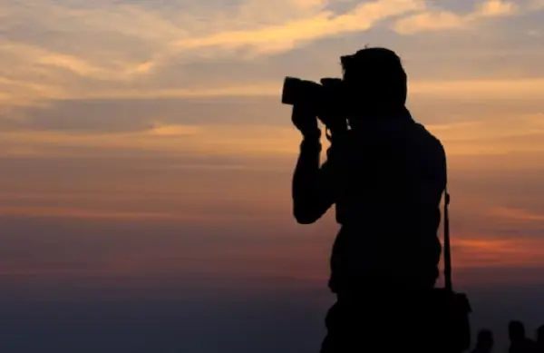 Persona haciendo fotos