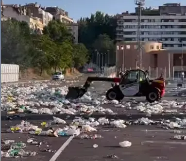 Recogida limpieza aparcamiento Ciudad Deportiva