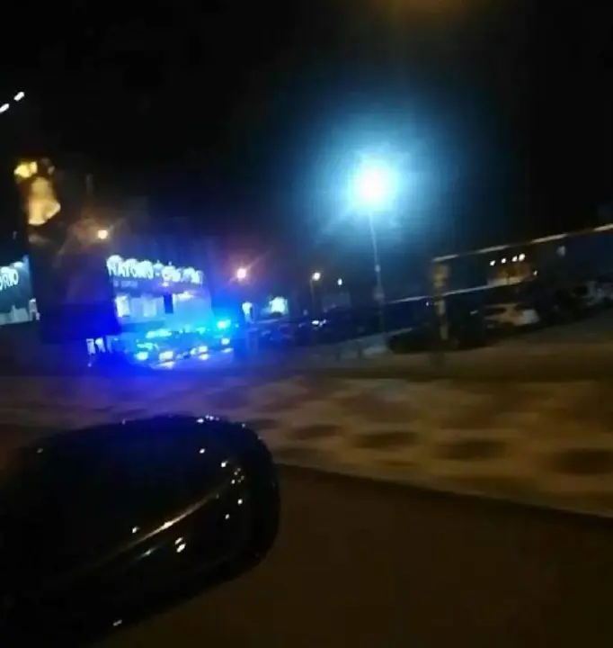 Luces de la Policía Municipal a su paso por el Tanatorio Ciudad de Zamora