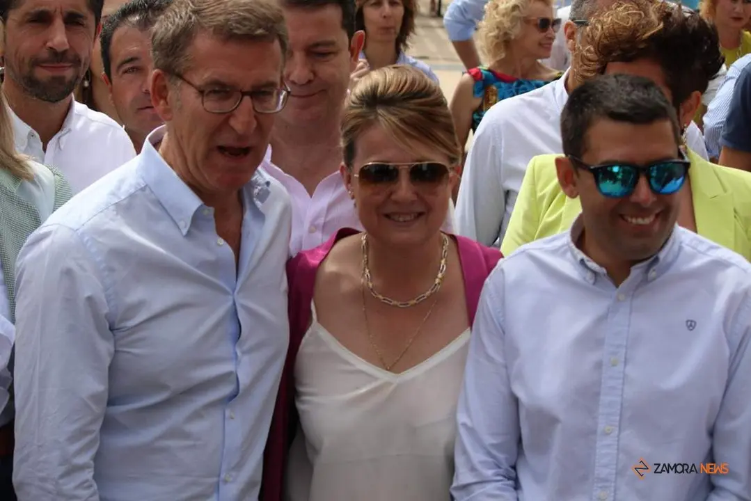 Visita de Alberto Núñez Feijóo a Corrales del Vino durante la campaña electoral del 23J