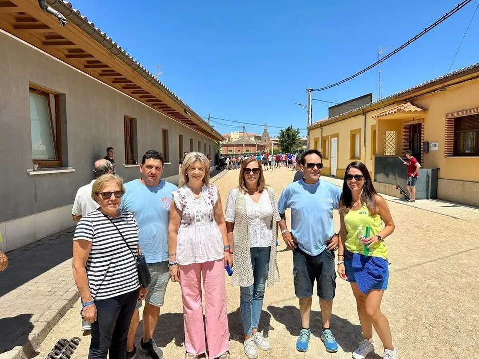 Elvira Velasco y representantes del PP de Zamora acuden a los espantes de Fuentesaúco