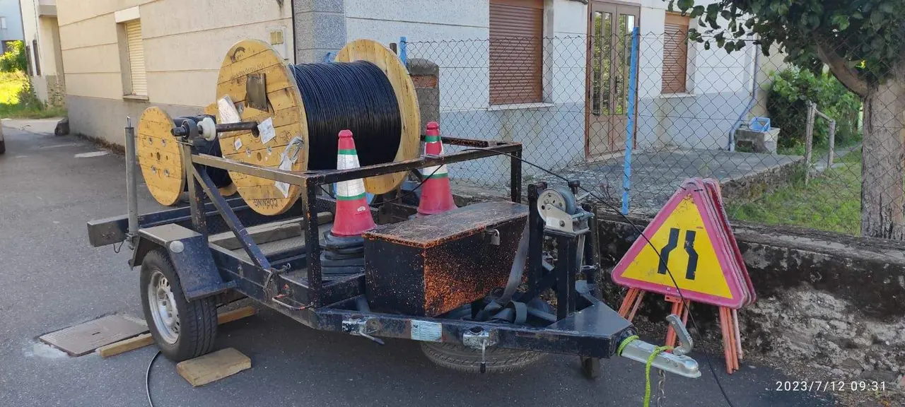 Instalación de la fibra óptica en San Juan del Rebollar