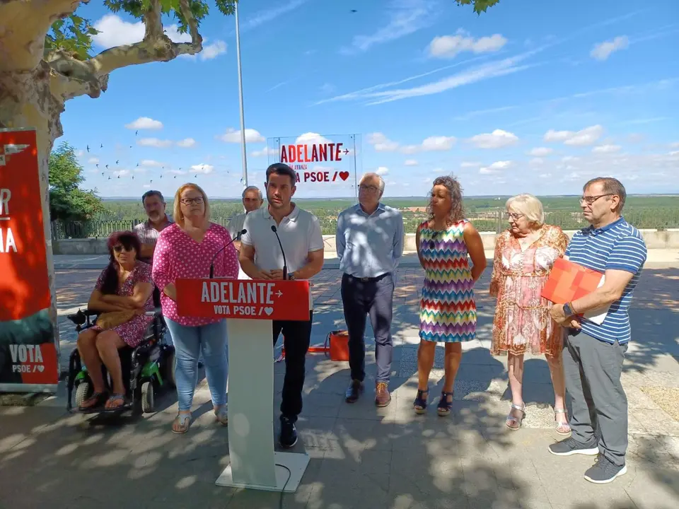 Antidio Fagúndez durante un acto de campaña en Benavente