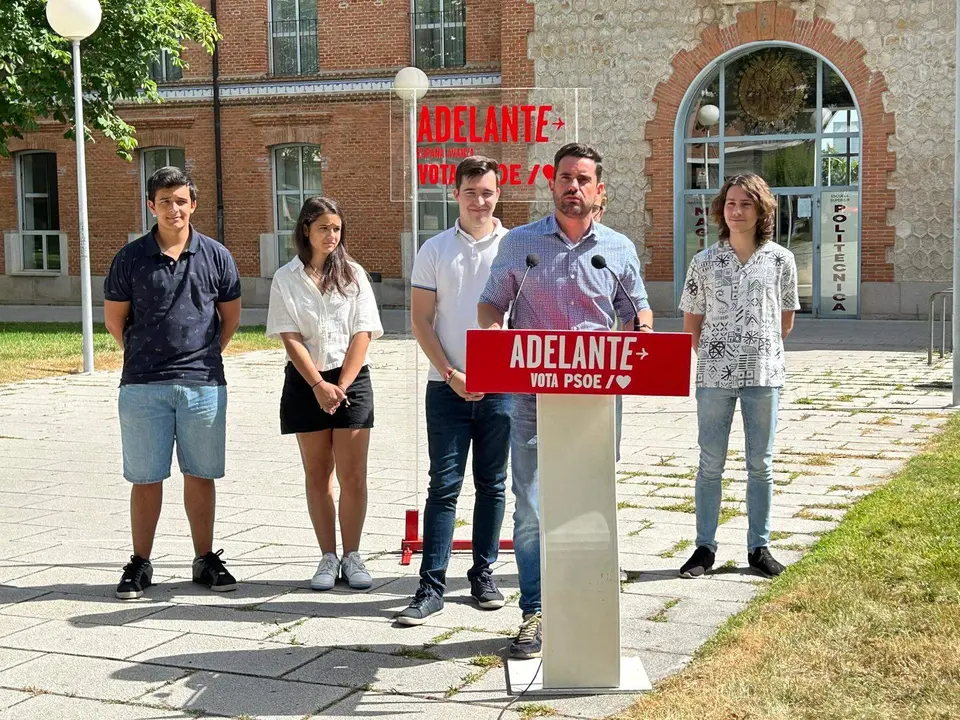 Antidio Fagúndez junto a las Juventudes Socialistas de Zamora
