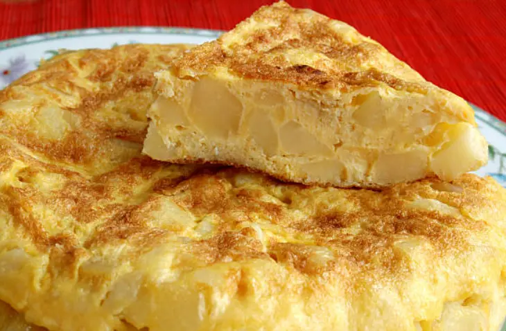 Tortilla de patatas. Fotografía de archivo