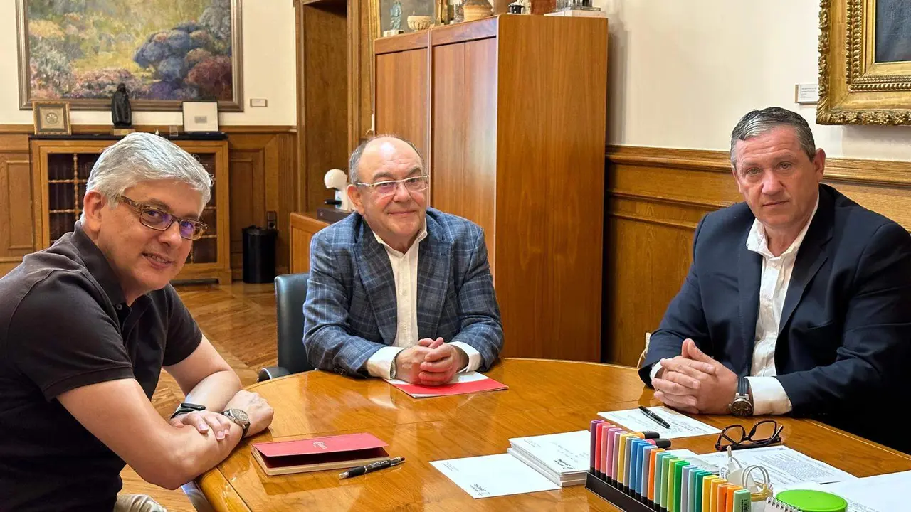 Reunión diputación cámara de comercio
