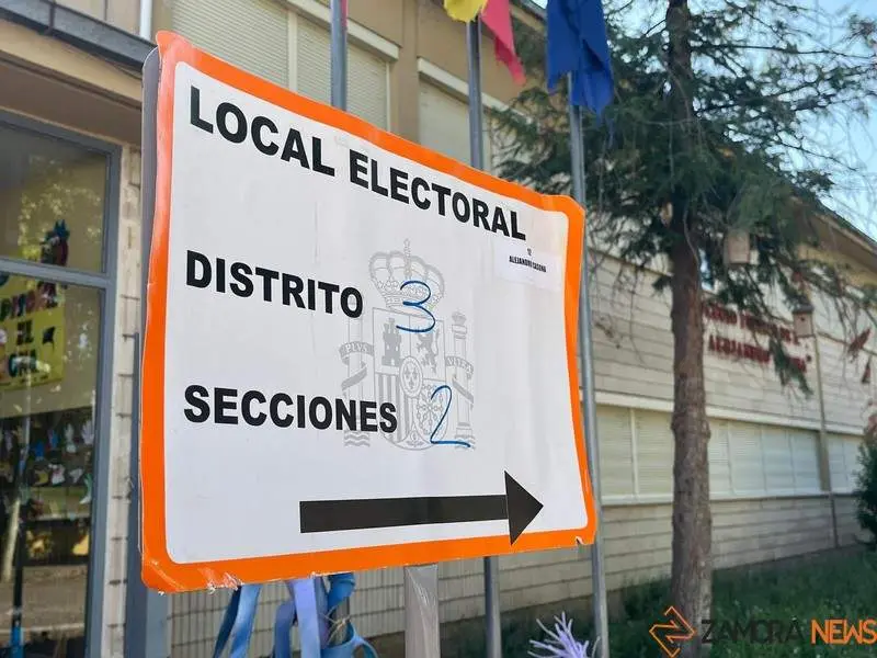 Colegio electoral en Zamora (2)