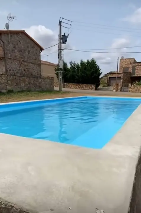 Lavadero-piscina Otero de Bodas