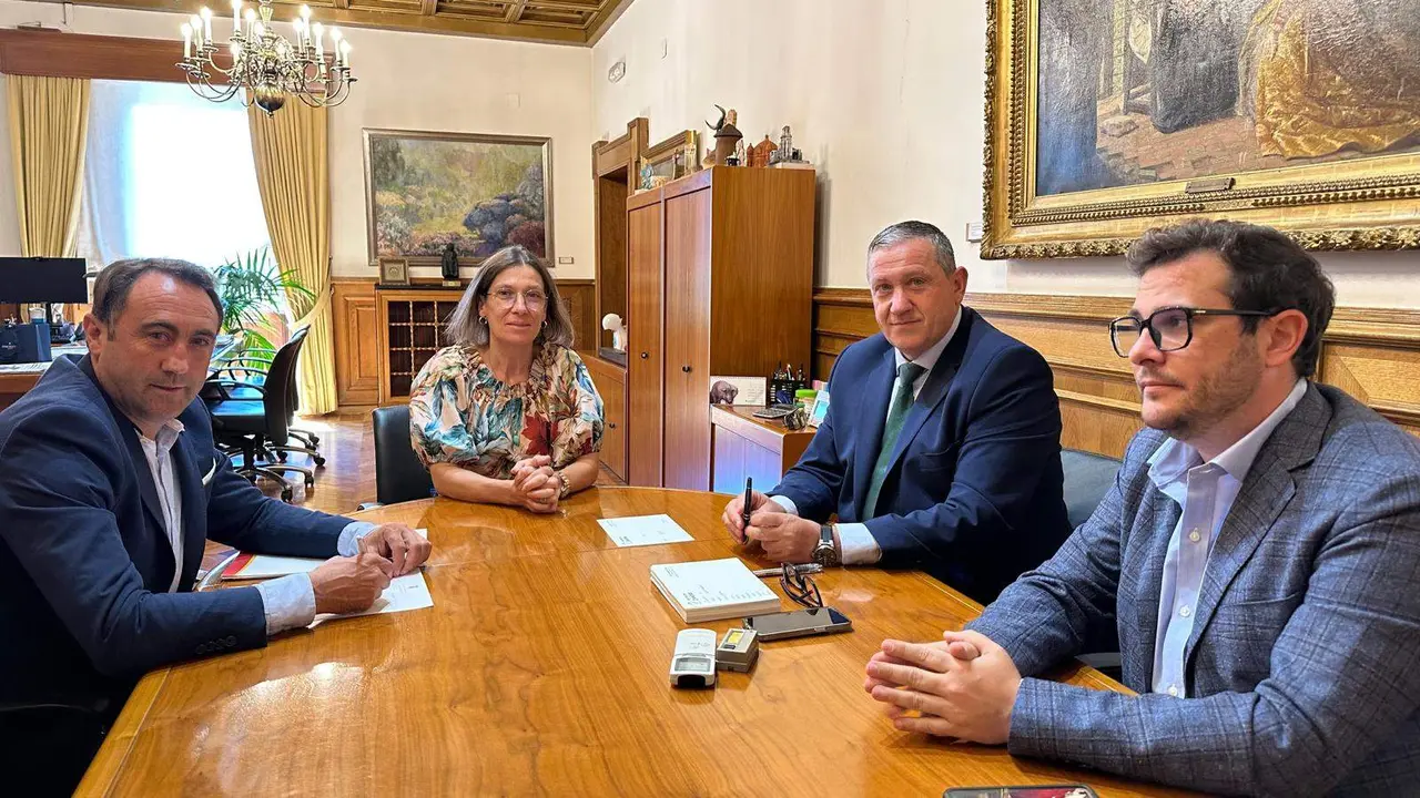 Encuentro entre la Diputación de Zamora y la Cámara de Miranda