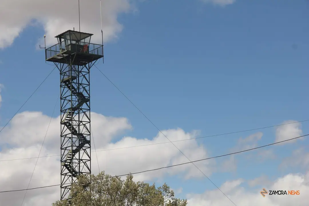 torre de vigilancia contra incendios en el entorno de la ermita de Gracia, en Bermillo de Sayago