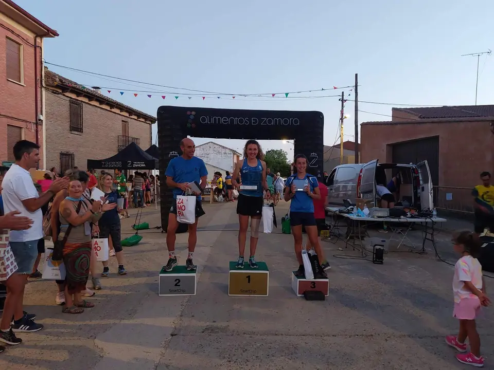 podium chicas villafafila