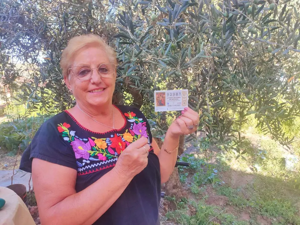 Una de las mujeres de la Asociación de Fermoselle