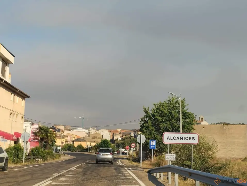 El cielo se oscurece con la llegada del humo a Alcañices