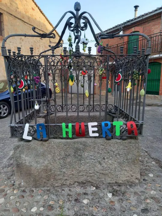 Decoración ganchillo vía Ayuntamiento ElPerdigón