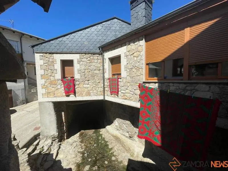 Porto y sus 300 aros de ganchillo_15