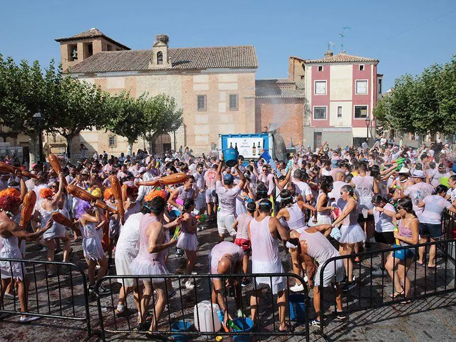 Toro disfruta de la VII Batalla del Vino. Imagen: Rocío Gato