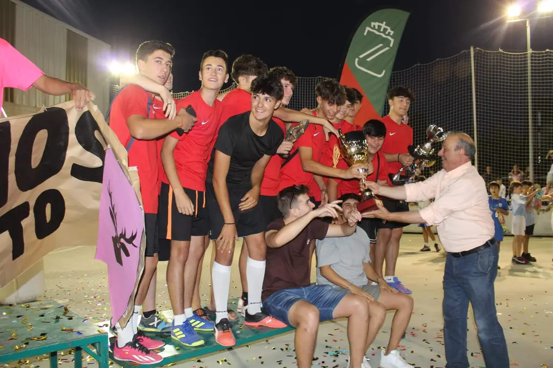 02 Ayto. Galende. Entrega trofeos 44º Campeonato Futbito El Puente de Sanabria