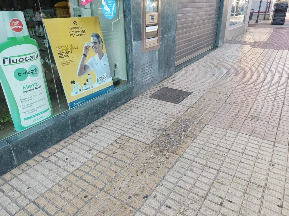 Acera vía Vox