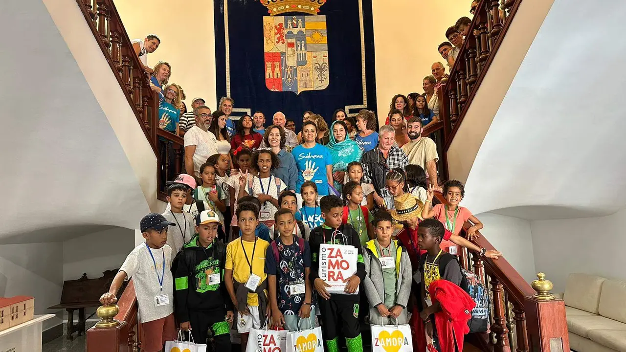 Los niños y niñas saharauis se despiden de sus vacaciones en Zamora