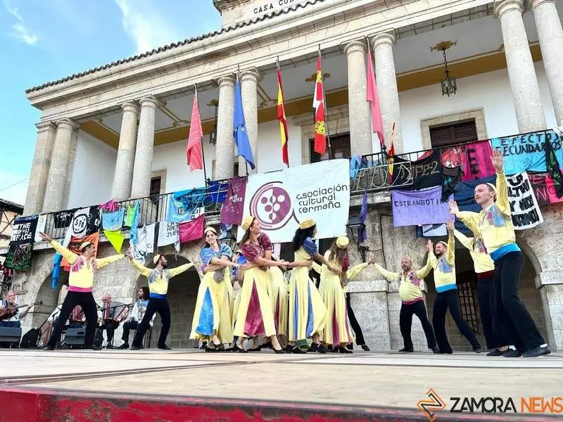 Jerusalem Folklore Ensemble (1)