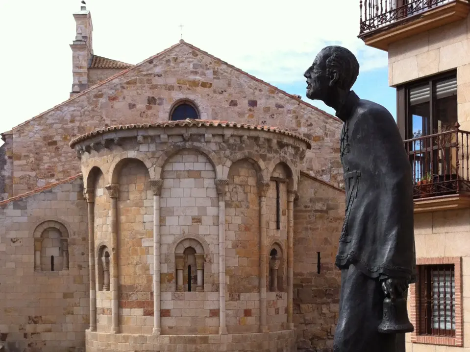 Estatua Barandales