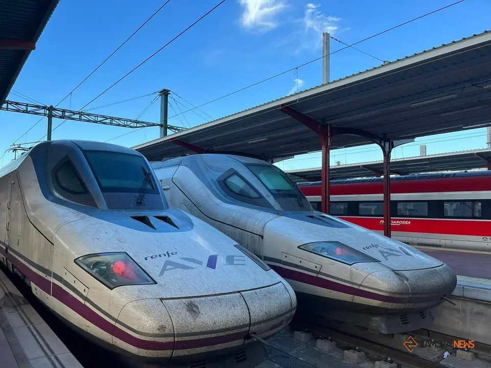 Tren Renfe en la estación de Zamora