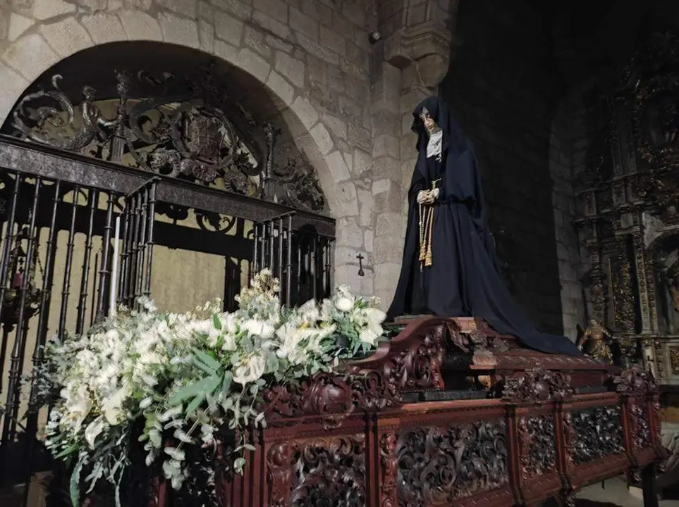 La soledad en su mesa procesional