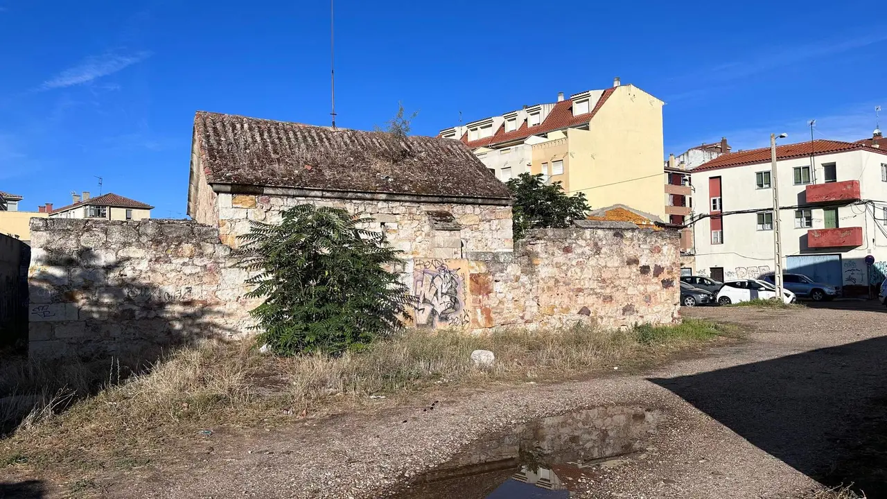 El edificio de “El Polvorín” situado en el Barrio de los Bloques