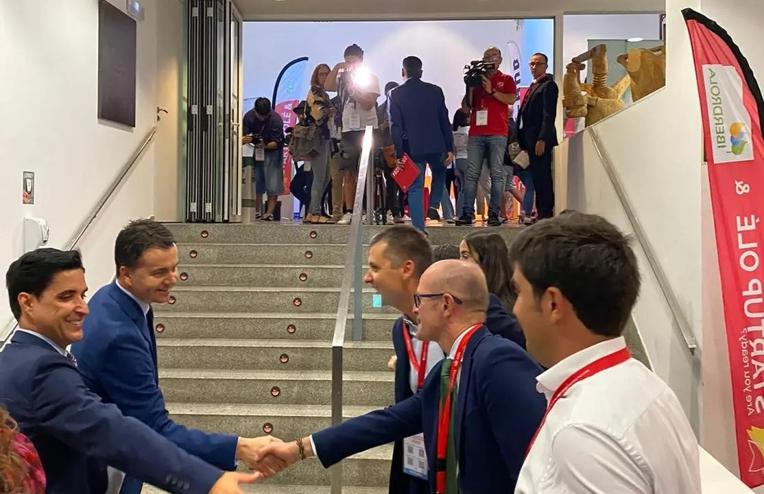 El ministro de Industria visita el espacio Iberdrola en StartupOLE