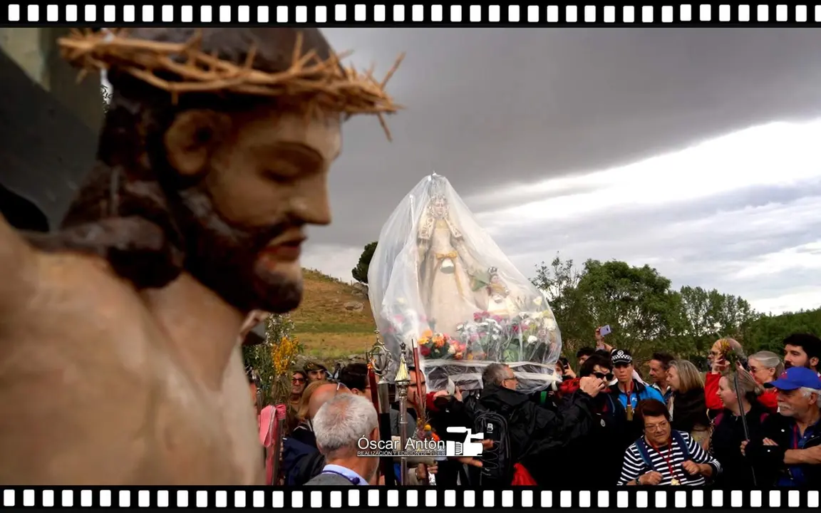 Parte del metraje del documental "De la Concha a la Hiniesta, historia de una romería" de Óscar Antón
