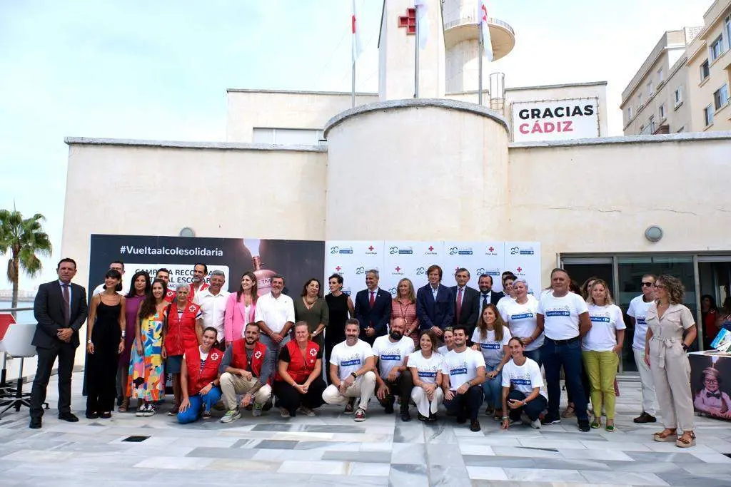 Encuentro nacional en Cádiz entre miembros de Cruz Roja y Carrefour con vistas a la campaña 'Vuelta al cole solidaria'