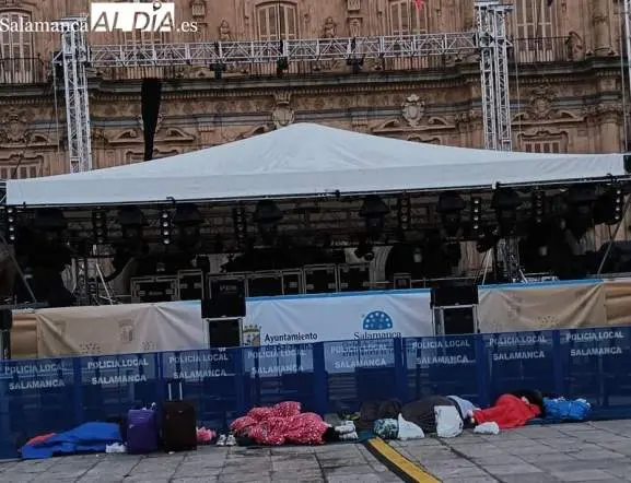 Durmiendo en la Plaza Mayor vía Salamancartvaldia.es