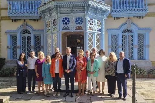 El ministro de Sanidad en funciones, José Miñones, visita el Hospital de Día de Salud Mental y Comunidad Terapéutica Villa Maribona de Avilés