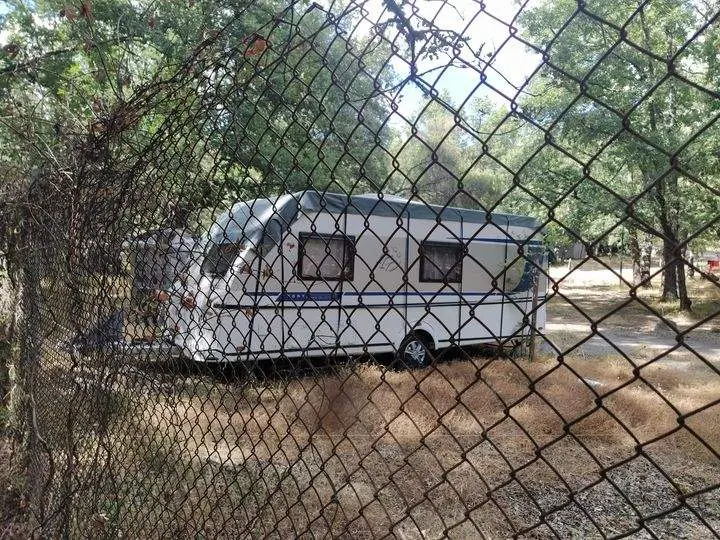 Caravana robada en el parking El Folgoso