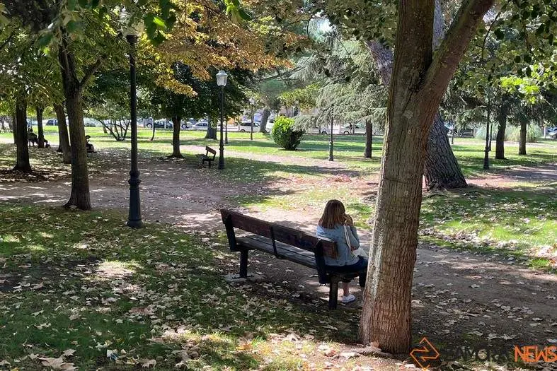 Señora en el Parque de León Felipe