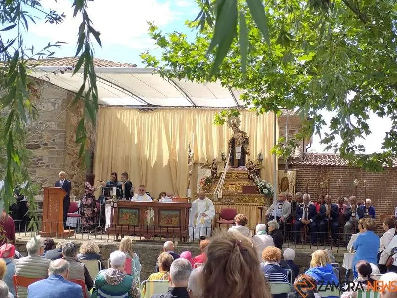 Virgen del Carmen en Navianos