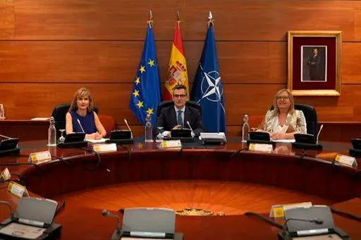 El ministro de la Presidencia, Relaciones con las Cortes y Memoria Democrática en funciones, Félix Bolaños, preside la reunión del Comité de Situación.