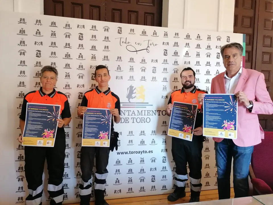 Joseba Revidiego y el alcalde de Toro, Rafael González, en la presentación del programa en honor a sus patrones